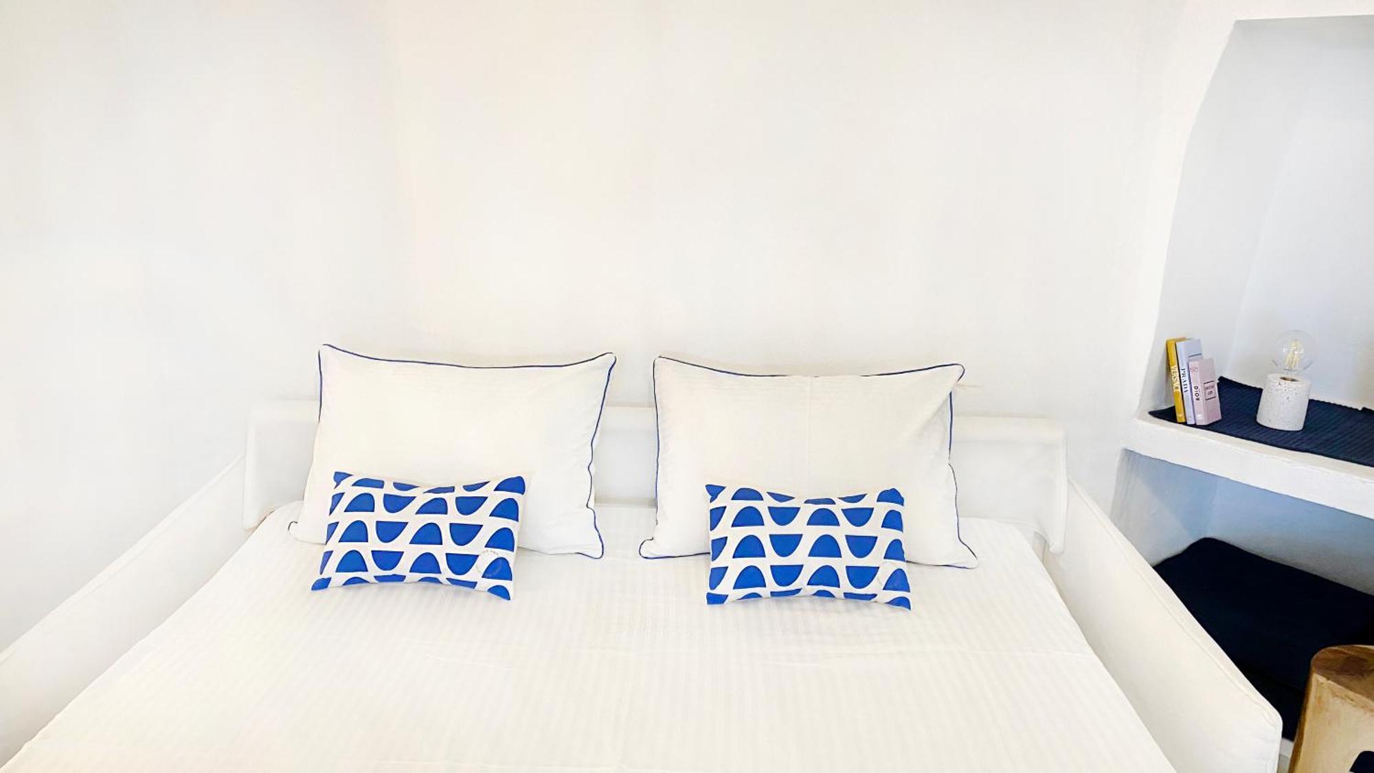 Loukia Studios & Suites Kini Luaran gambar